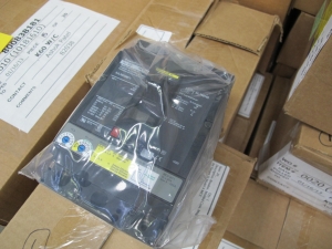 LOT  WOOL, 1 GRADE, STL KIND. PAD (W-44) LOADING & HANDLING FEE $15-